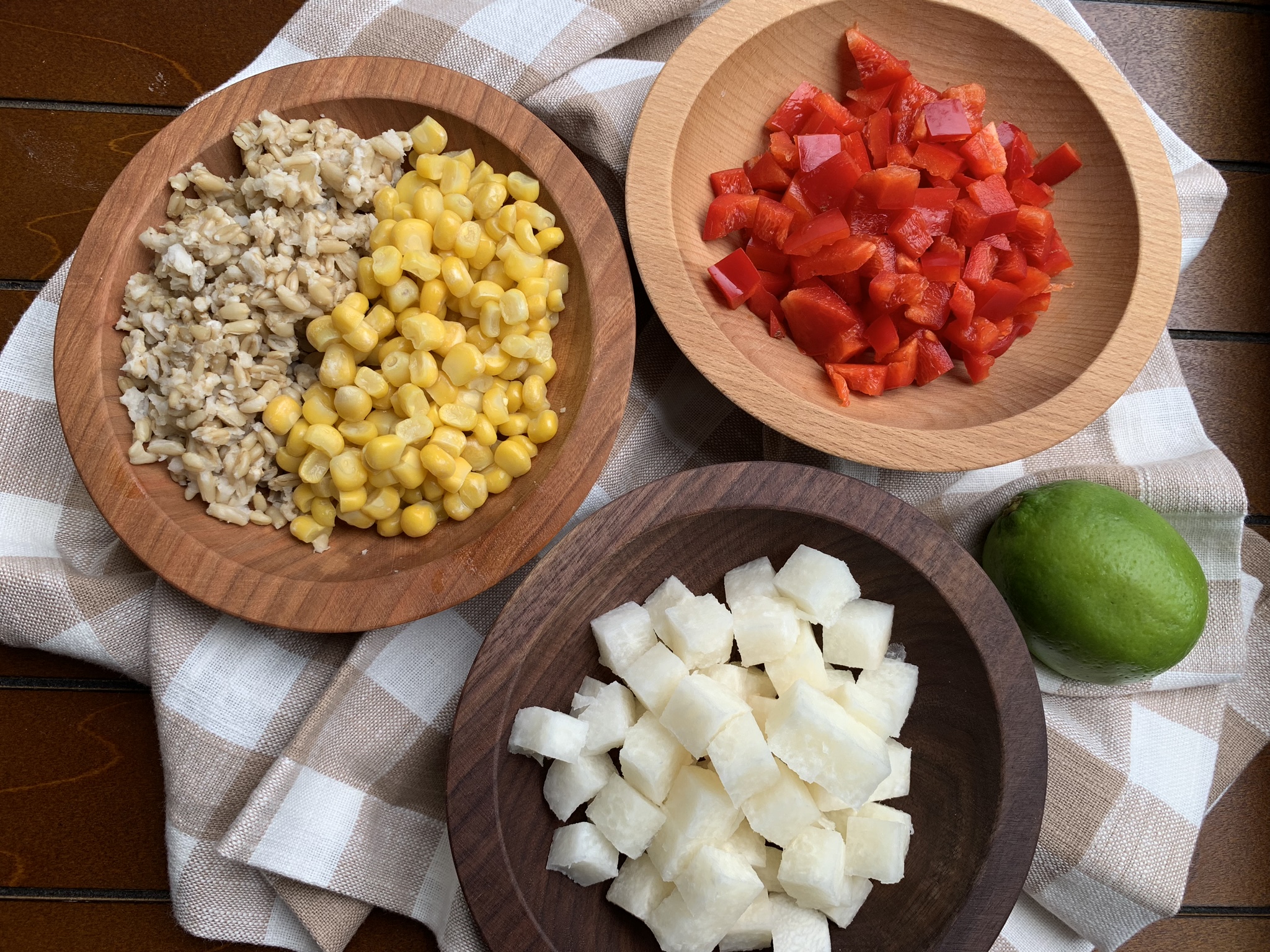 How To Make A Chopped Salad Using The Holland Wood Bowl Nutmeg Notebook